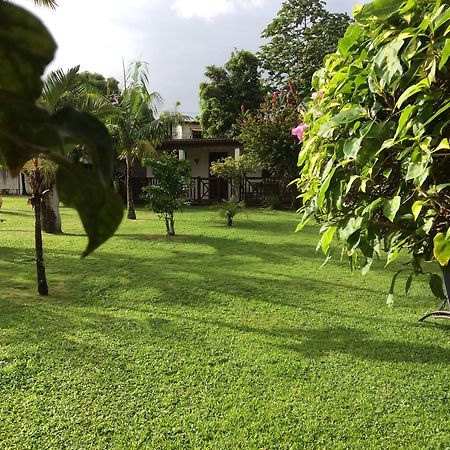 Le Bungalow Des Bougainvilliers Ducos Exterior foto
