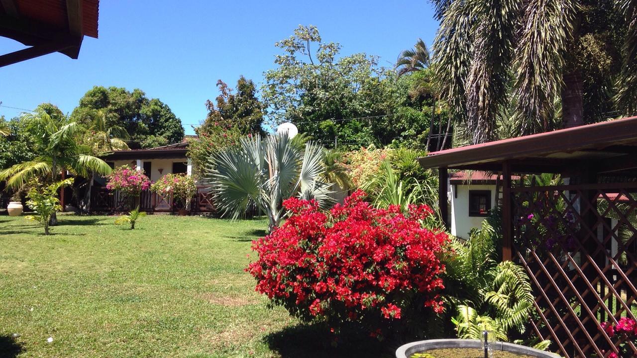 Le Bungalow Des Bougainvilliers Ducos Exterior foto